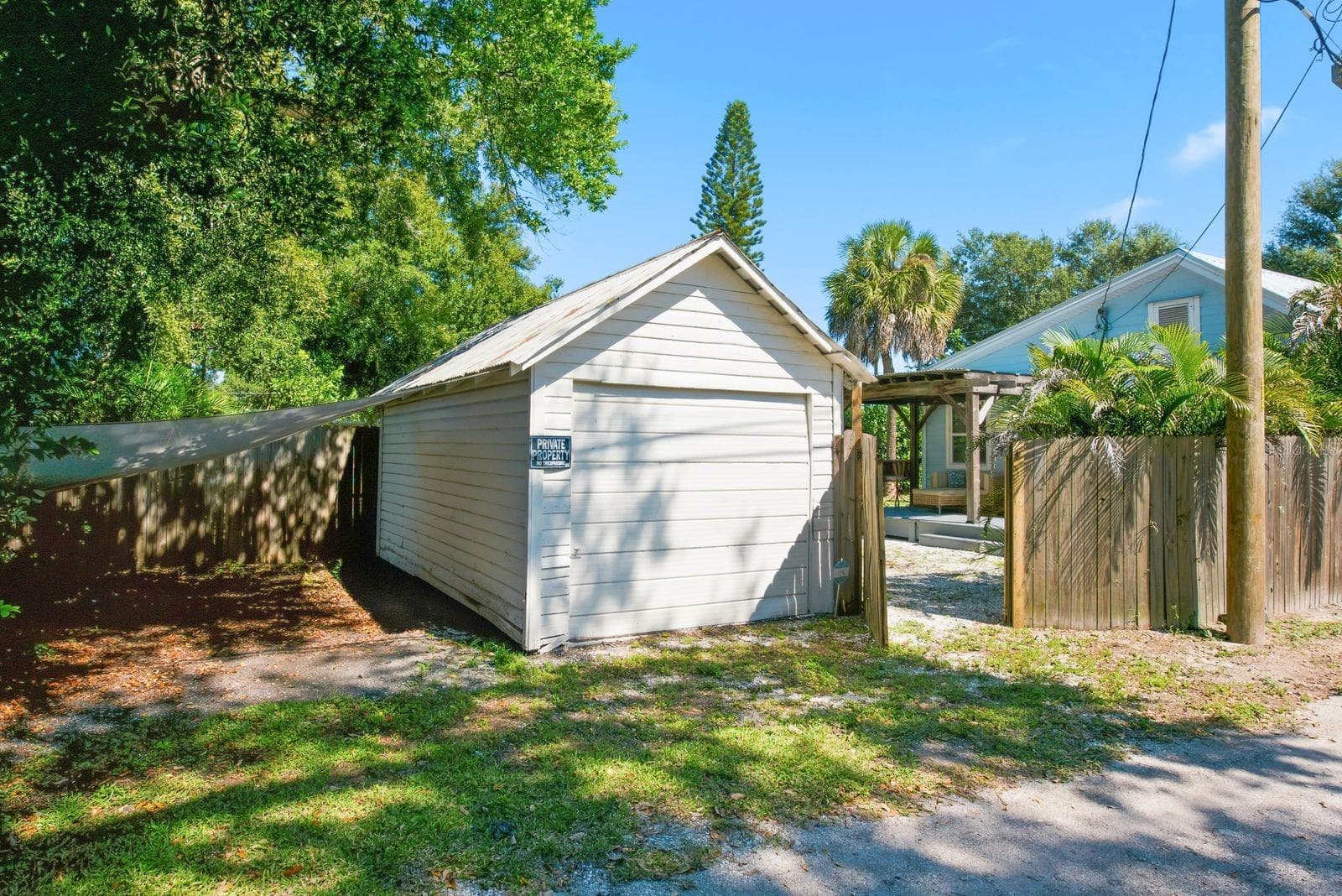 Garage - 420 40TH ST N, ST PETERSBURG