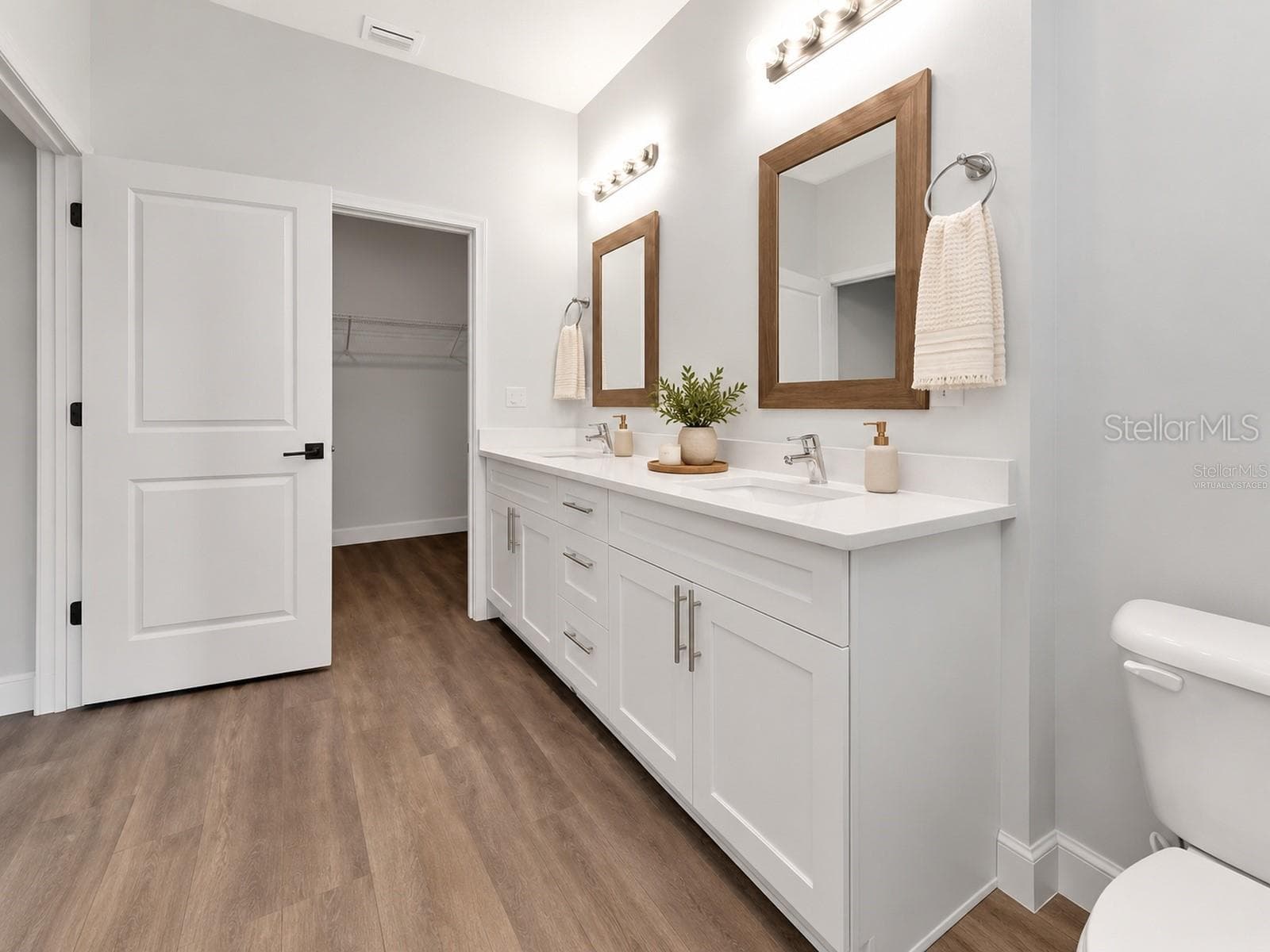 Virtually staged - 13480 AINSWORTH LN, PORT CHARLOTTE
