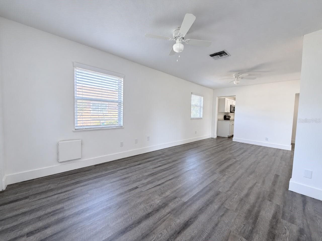 Single Family Residence at 2718 5TH AVE E, PALMETTO, photo 3 of 15