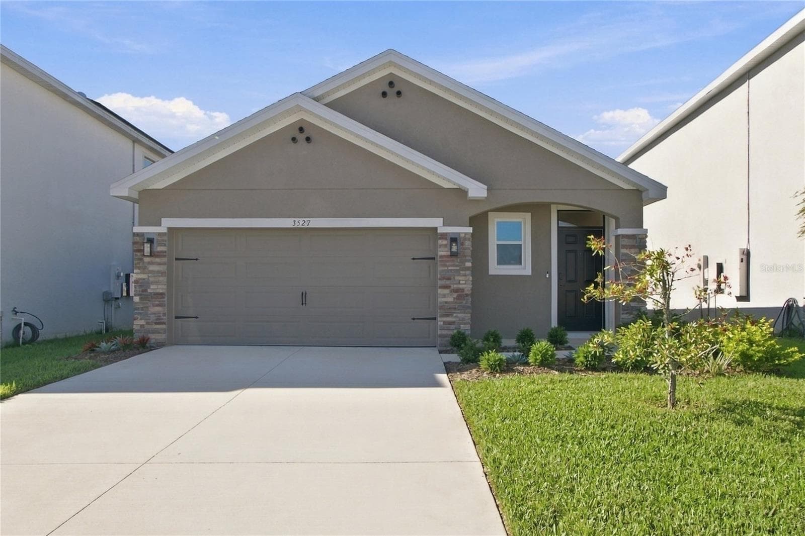 3527 MAPLE GROVE WAY
