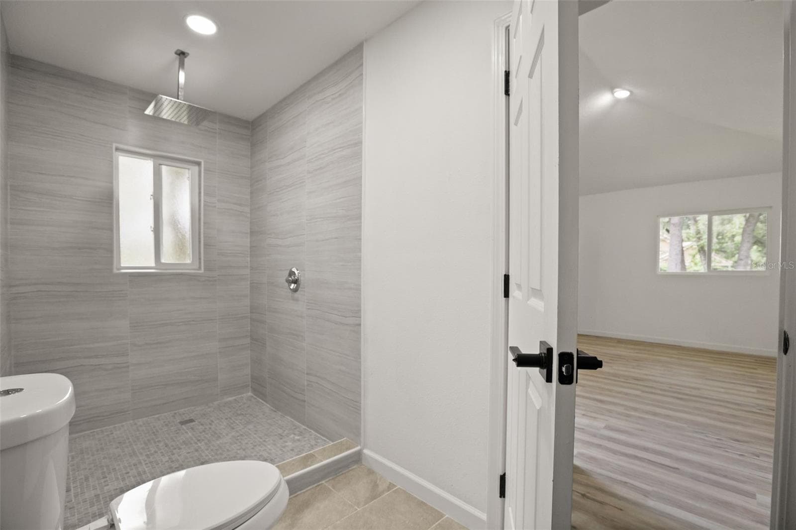 master BR - 3719 TRAILS, LONGWOOD