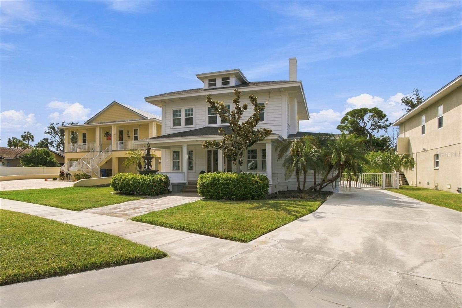 Single Family Residence at 5426 VENETIAN BLVD NE, ST PETERSBURG, photo 4 of 99
