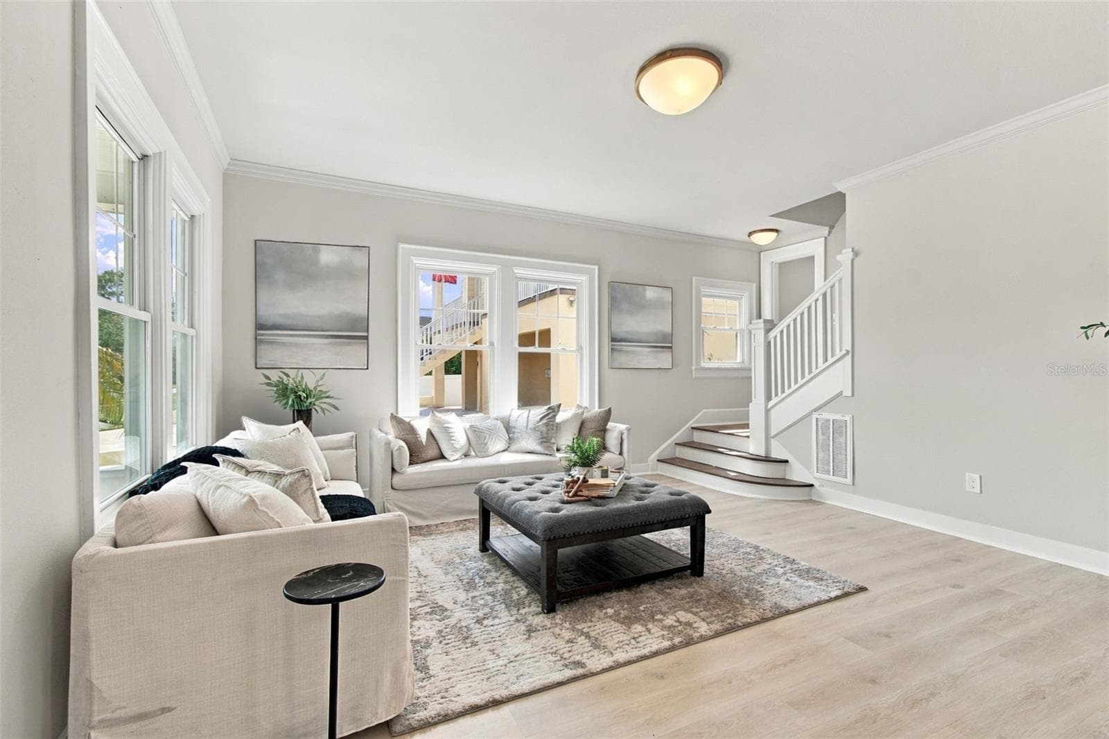Living room - 5426 VENETIAN BLVD NE, ST PETERSBURG