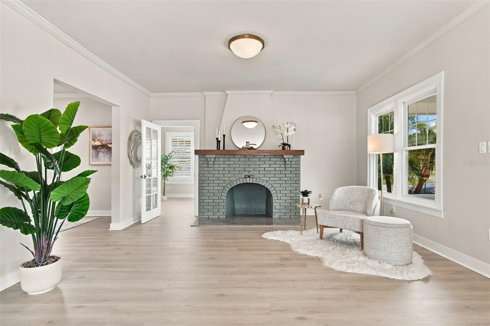Living room - 5426 VENETIAN BLVD NE, ST PETERSBURG