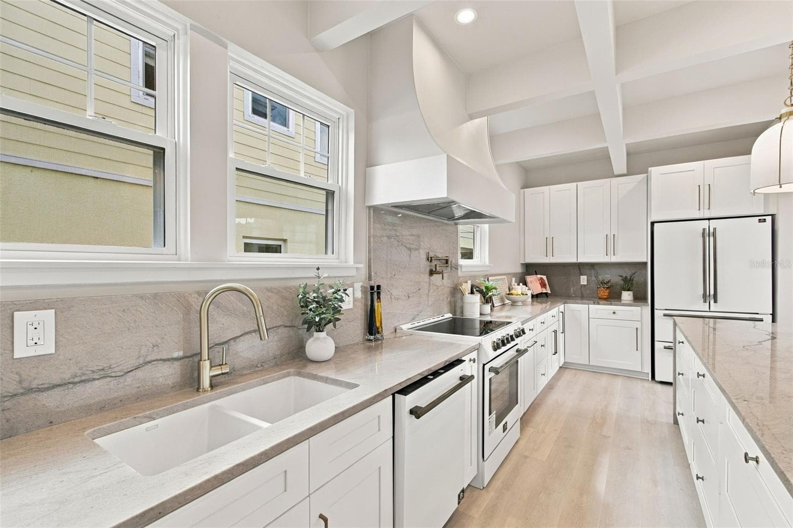 Kitchen - 5426 VENETIAN BLVD NE, ST PETERSBURG