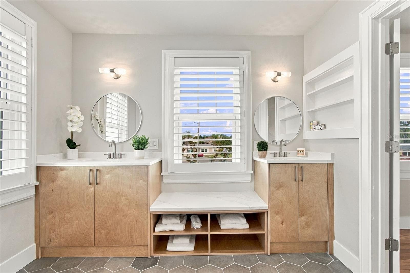 Primary bathroom - 5426 VENETIAN BLVD NE, ST PETERSBURG