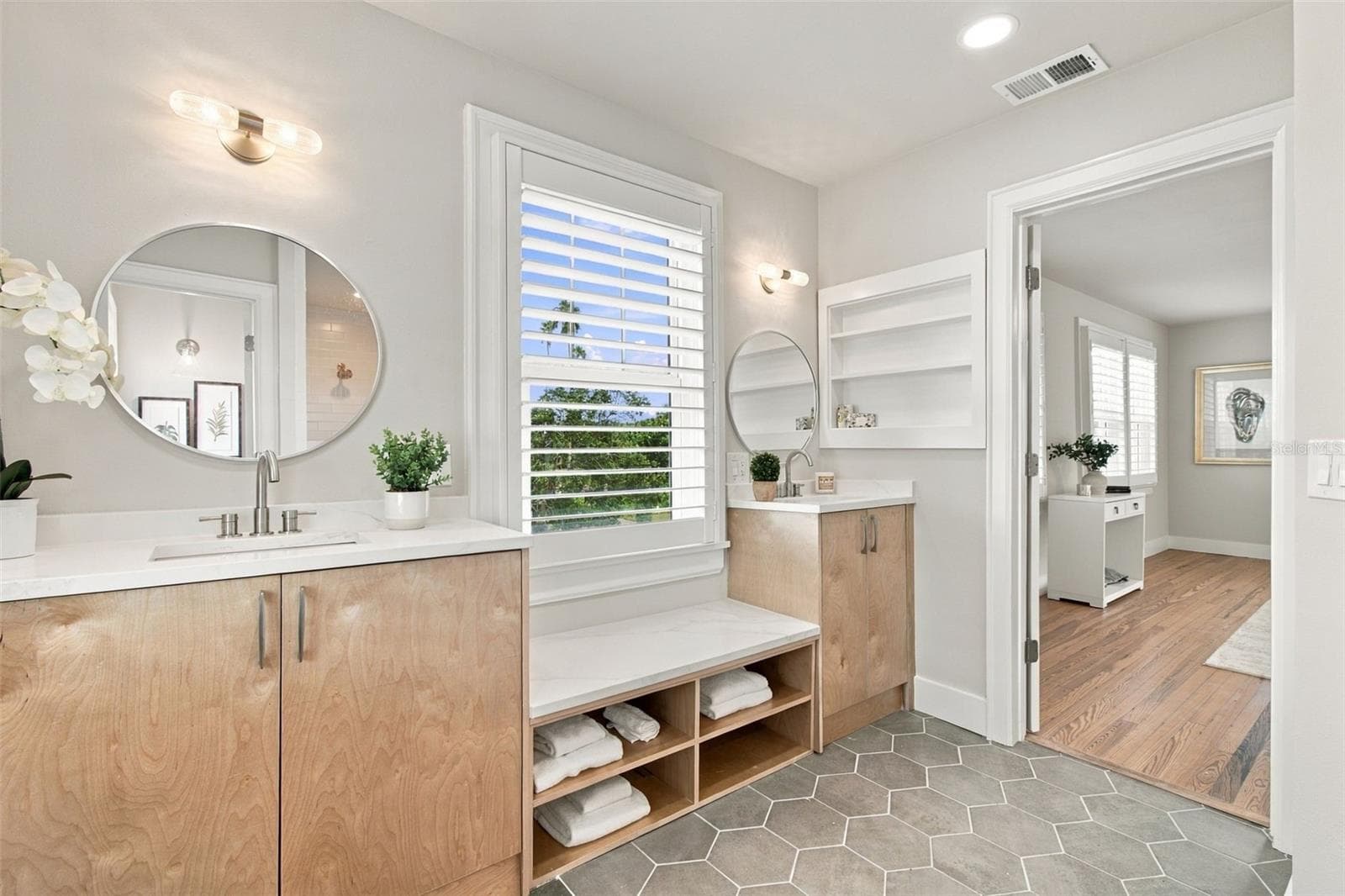 Primary bathroom - 5426 VENETIAN BLVD NE, ST PETERSBURG