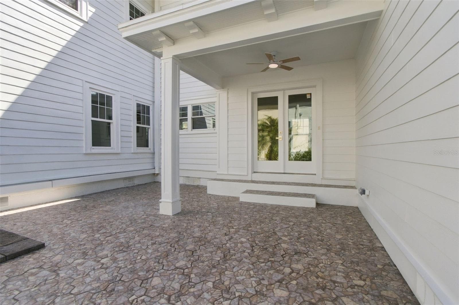 Side patio - 5426 VENETIAN BLVD NE, ST PETERSBURG