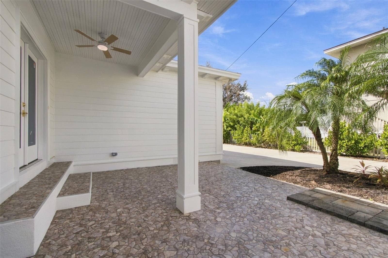 Side patio - 5426 VENETIAN BLVD NE, ST PETERSBURG