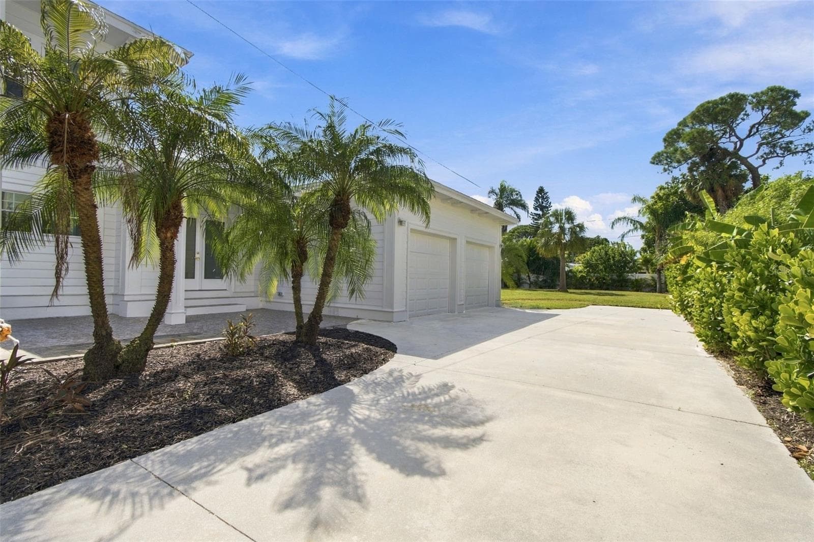 Driveway - 5426 VENETIAN BLVD NE, ST PETERSBURG