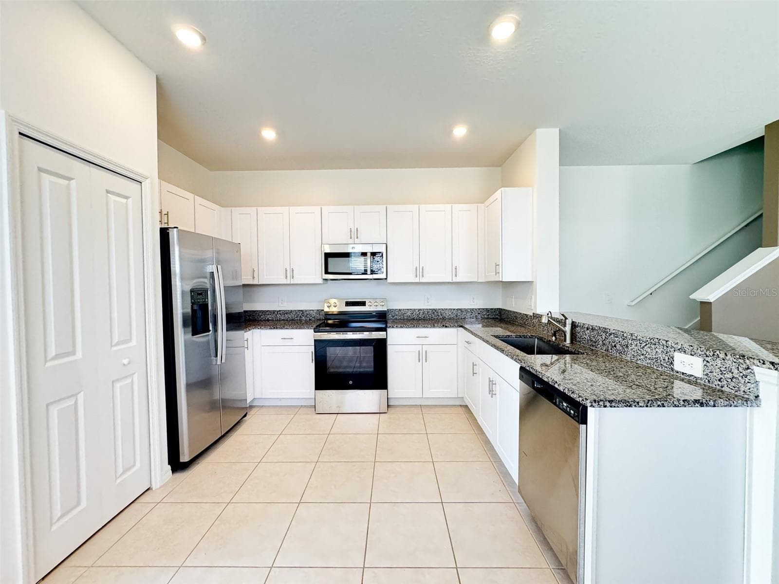 Townhouse at 10268 HONEY HAMMOCK WAY, SAN ANTONIO, photo 5 of 23