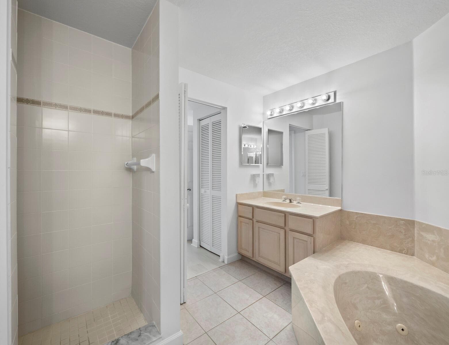 Condominium at 1260 DOLPHIN BAY WAY #203, SARASOTA, photo 19 of 37