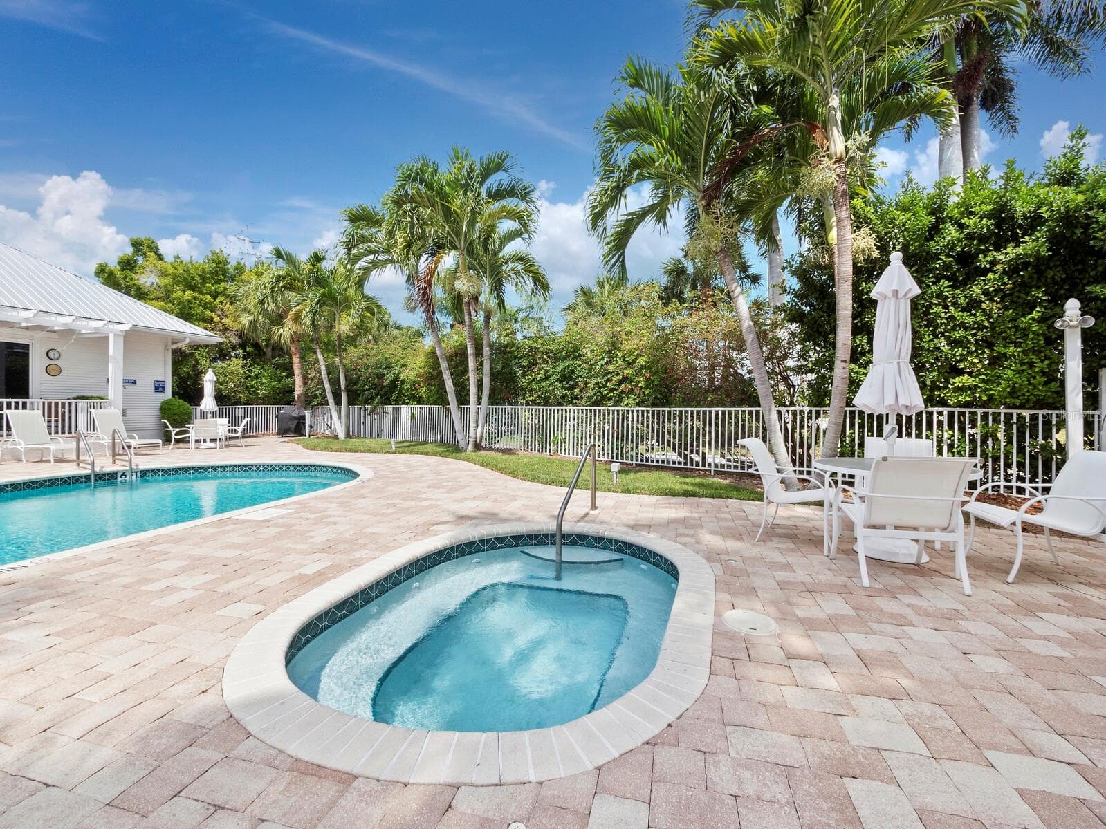 Spa - 1260 DOLPHIN BAY WAY #203, SARASOTA