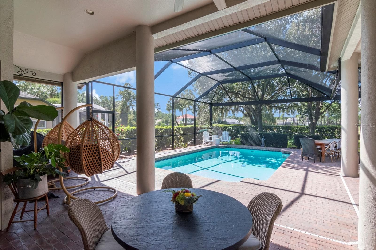 Picture Perfect Pool on 13th Green - 5907 CHERRY OAK DR, VALRICO