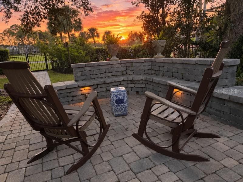 Your New View of the Florida Sunset - 5907 CHERRY OAK DR, VALRICO