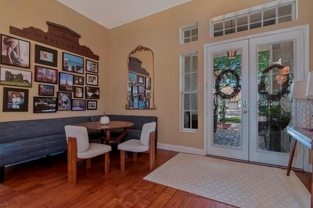 *Bright Open Floor Plan Double Glass Front Doors - 5907 CHERRY OAK DR, VALRICO