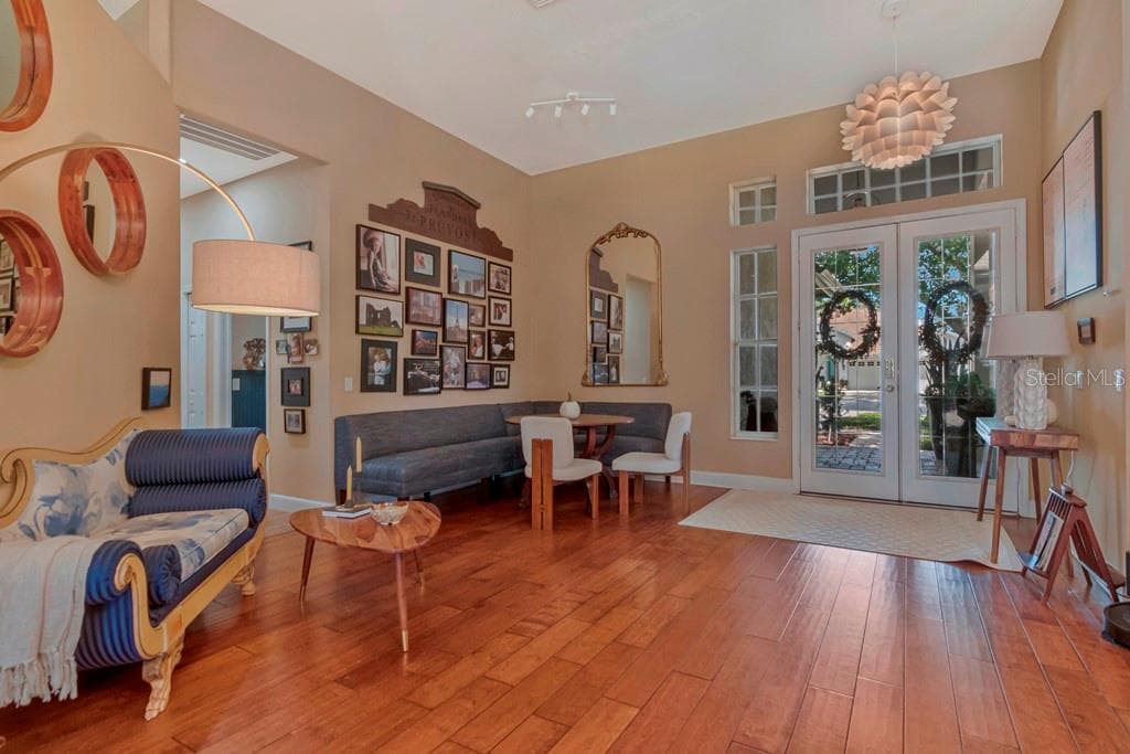 Bright and Open Floor Plan Living Spaces - 5907 CHERRY OAK DR, VALRICO
