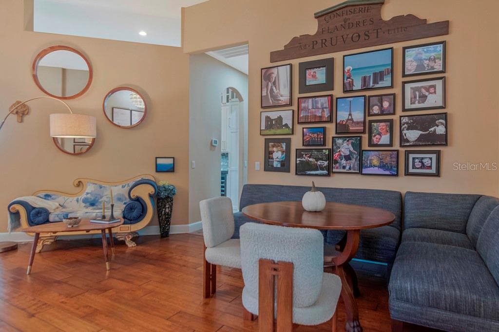 *Bright and Open Floor Plan Living Spaces - 5907 CHERRY OAK DR, VALRICO