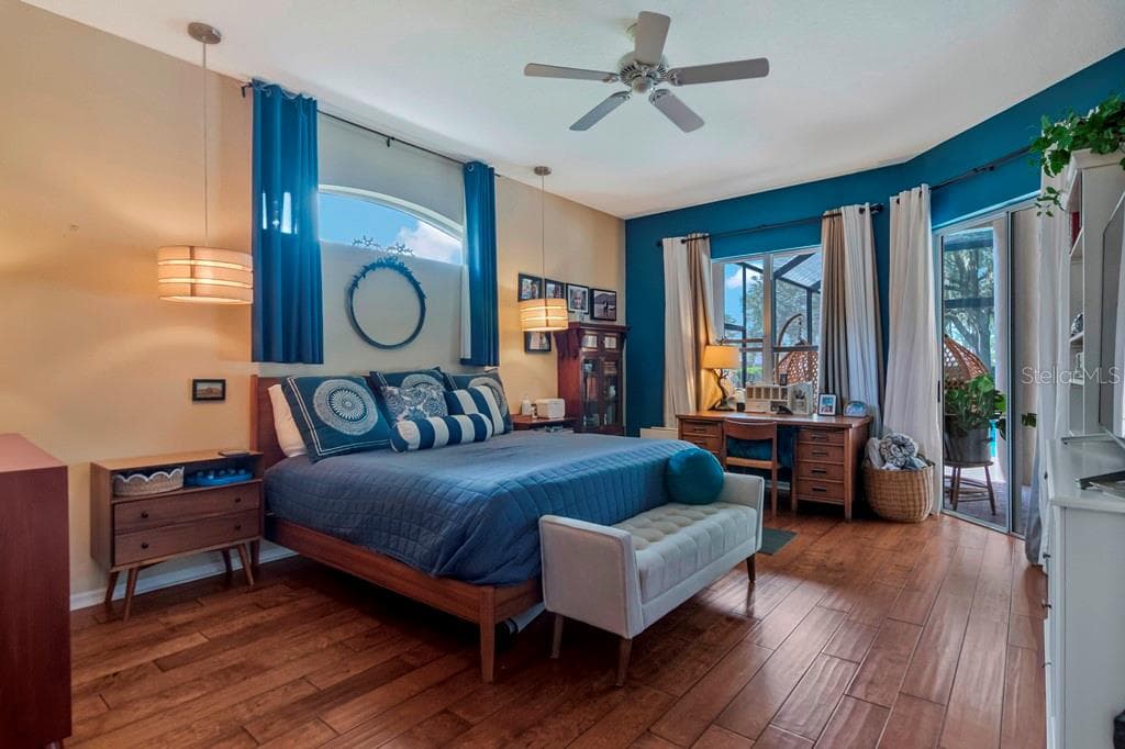 *Expansive Primary Bedroom - 5907 CHERRY OAK DR, VALRICO