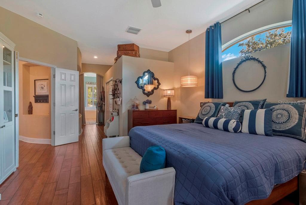 *Expansive Primary Bedroom - 5907 CHERRY OAK DR, VALRICO