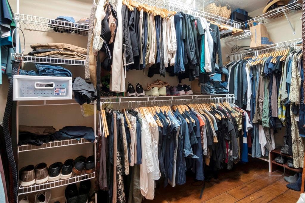 *Huge Primary Closet - 5907 CHERRY OAK DR, VALRICO