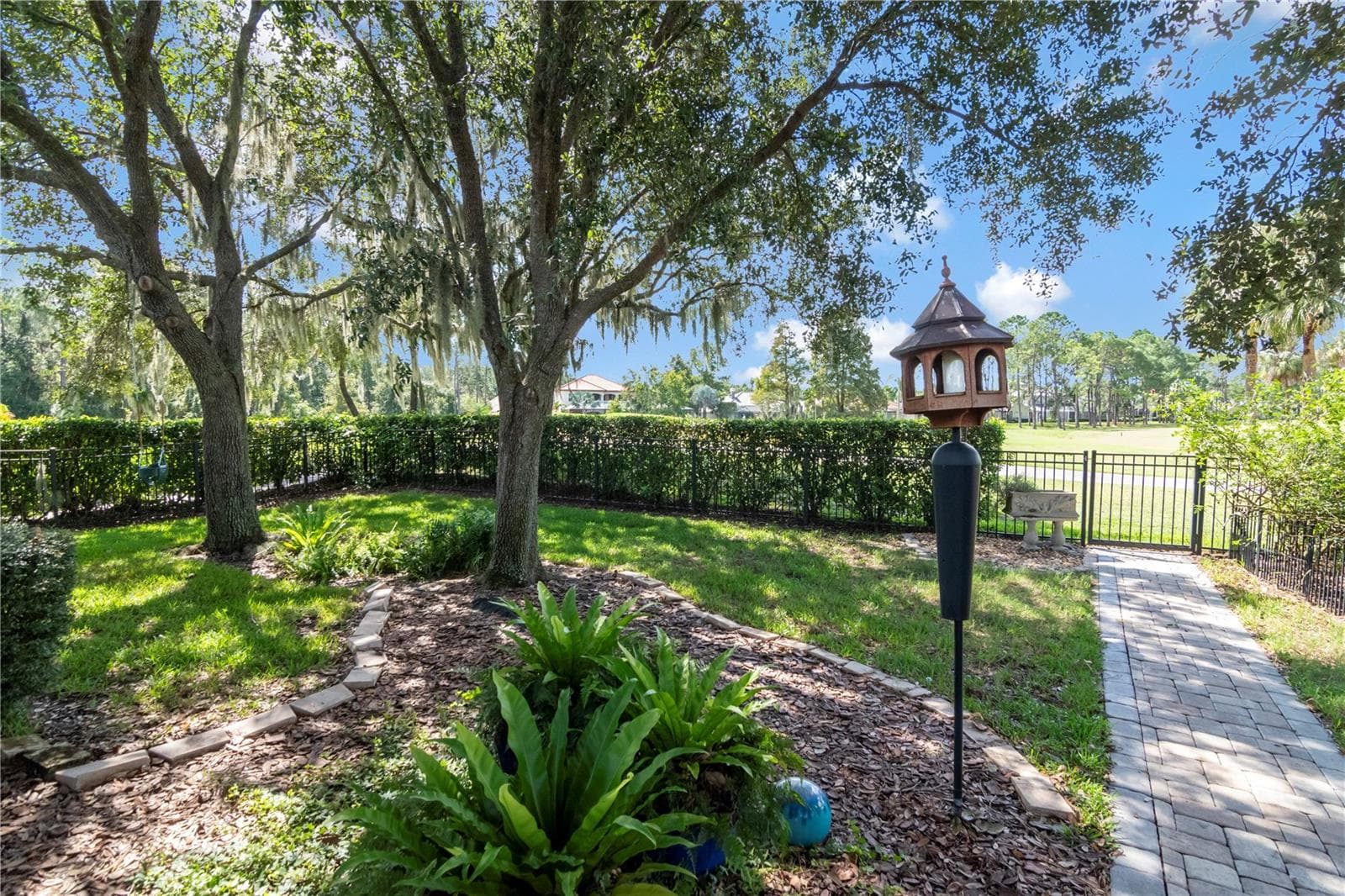 Fenced Yard and beautiful views - 5907 CHERRY OAK DR, VALRICO