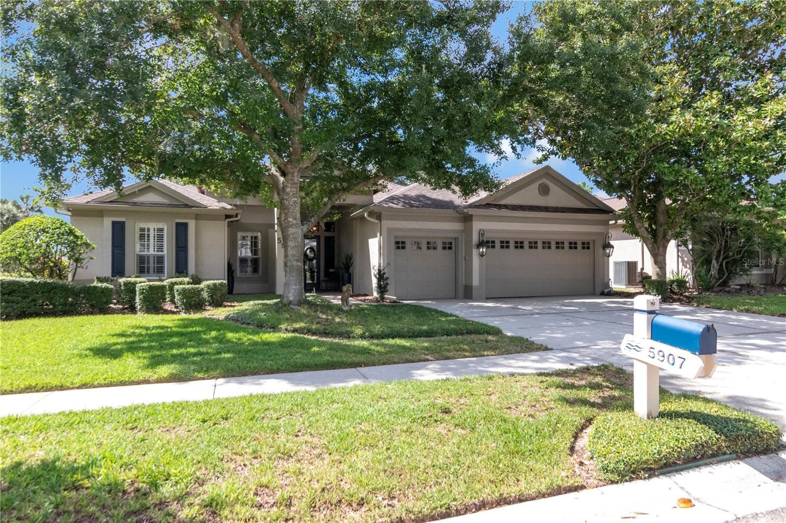 Welcome Home - 5907 CHERRY OAK DR, VALRICO