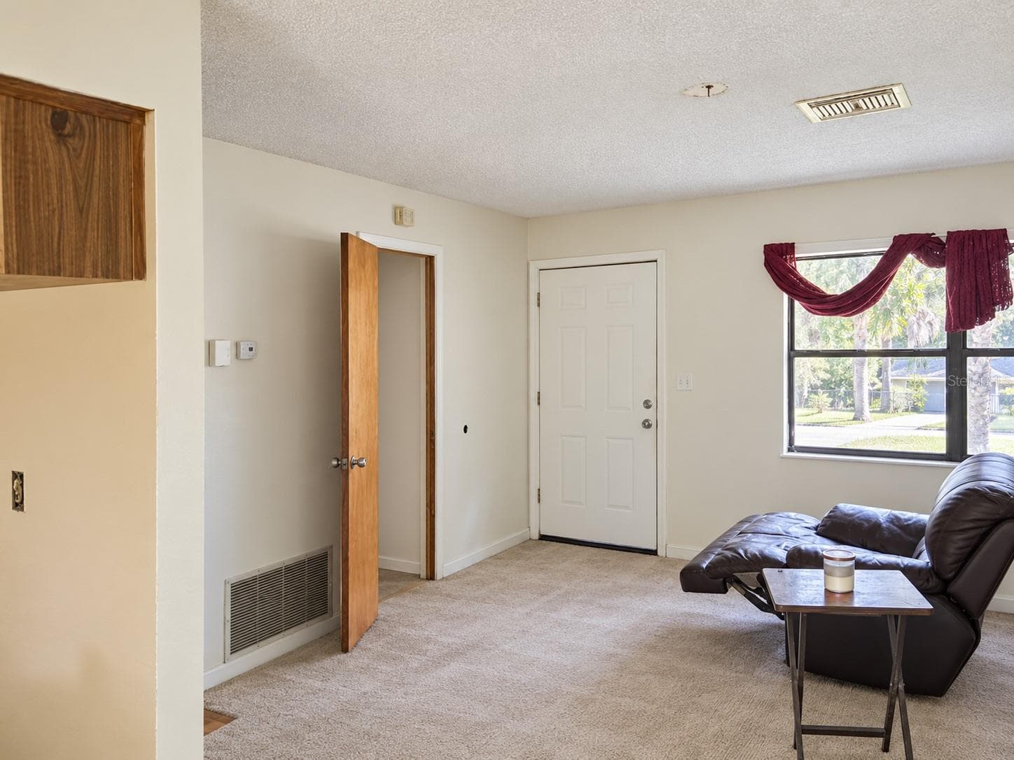 Single Family Residence at 1311 N CLAYTON ST, MOUNT DORA, photo 6 of 14