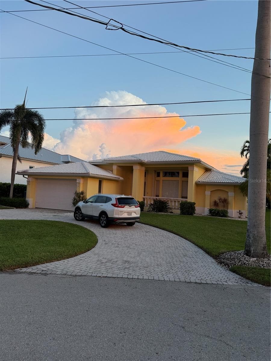 264 BAYSHORE DR
