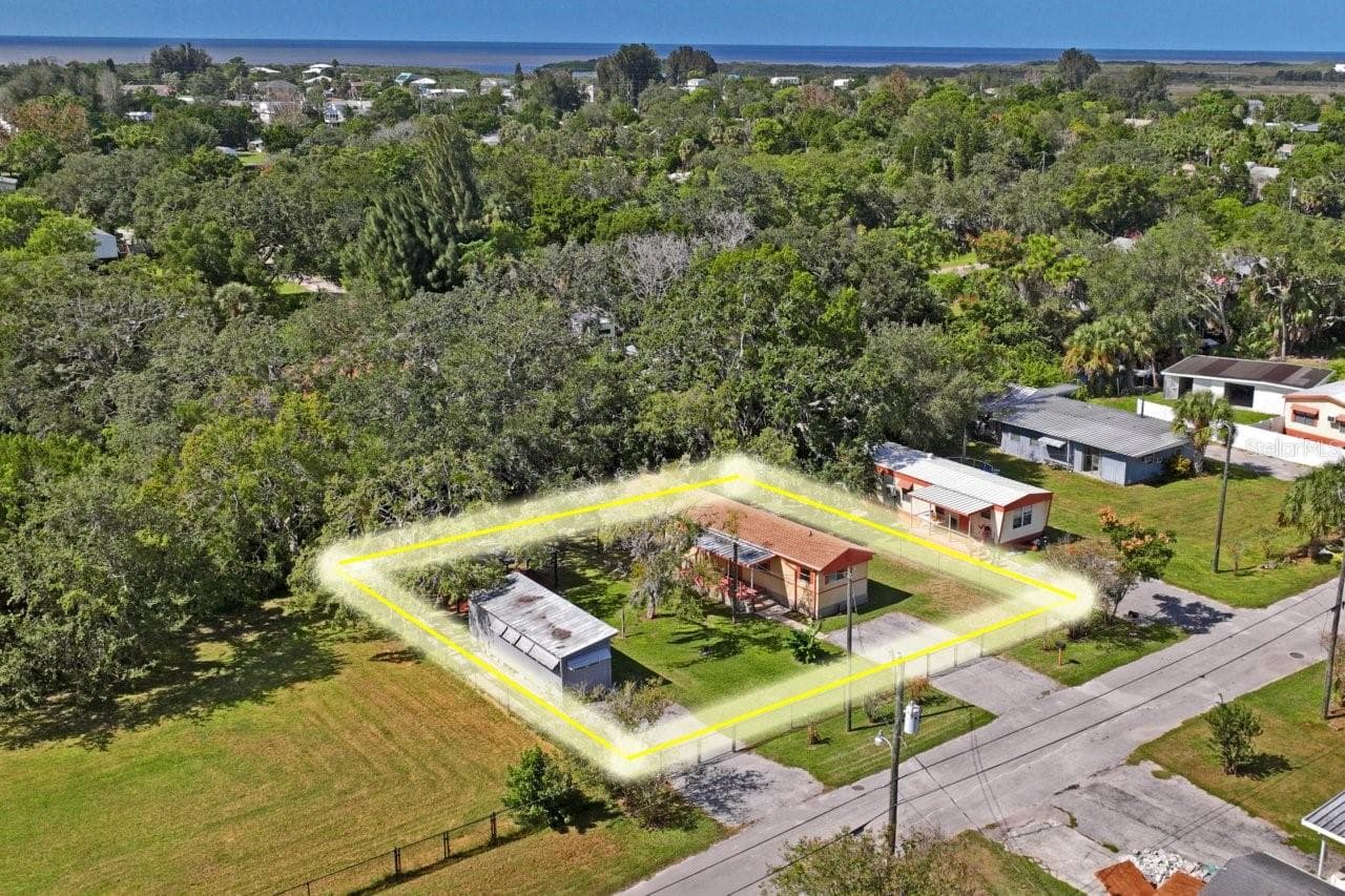 Mobile Home at 14621 & 14617 CORAL DR, HUDSON, photo 11 of 21
