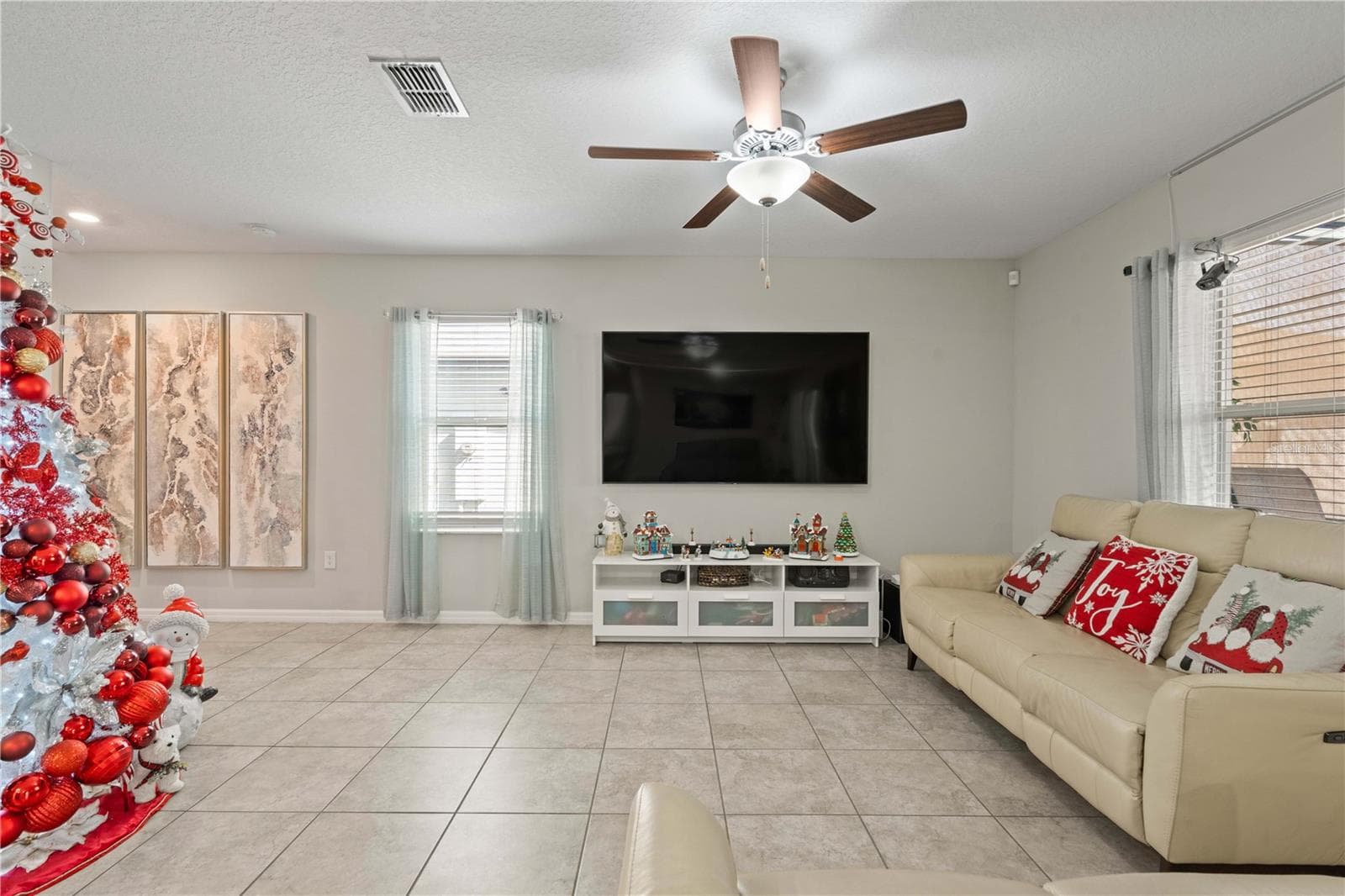Single Family Residence at 3717 CAT MINT ST, TAMPA, photo 7 of 42