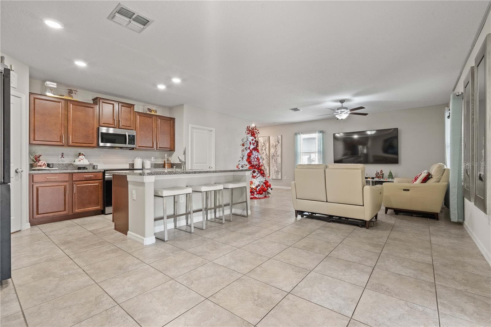 Single Family Residence at 3717 CAT MINT ST, TAMPA, photo 9 of 42