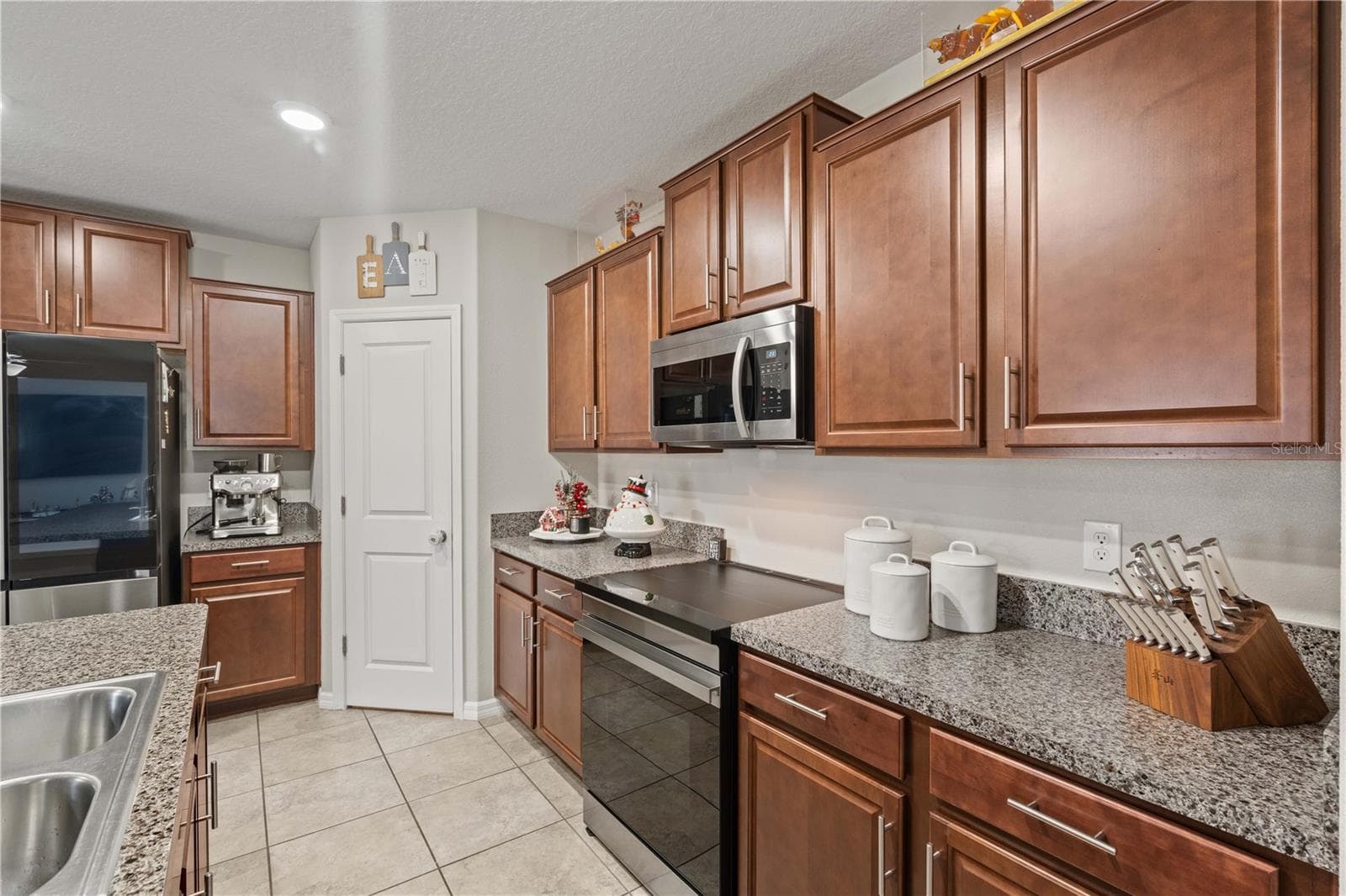 Single Family Residence at 3717 CAT MINT ST, TAMPA, photo 12 of 42