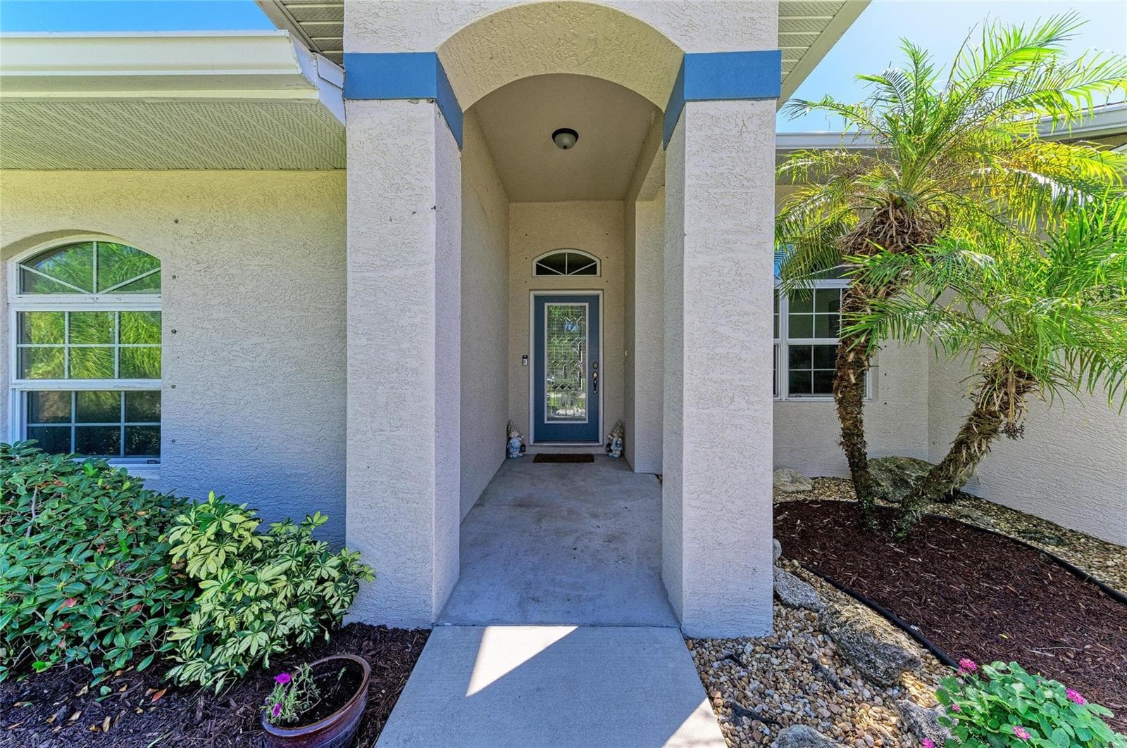 Single Family Residence at 485 GRANT RD, VENICE, photo 5 of 33