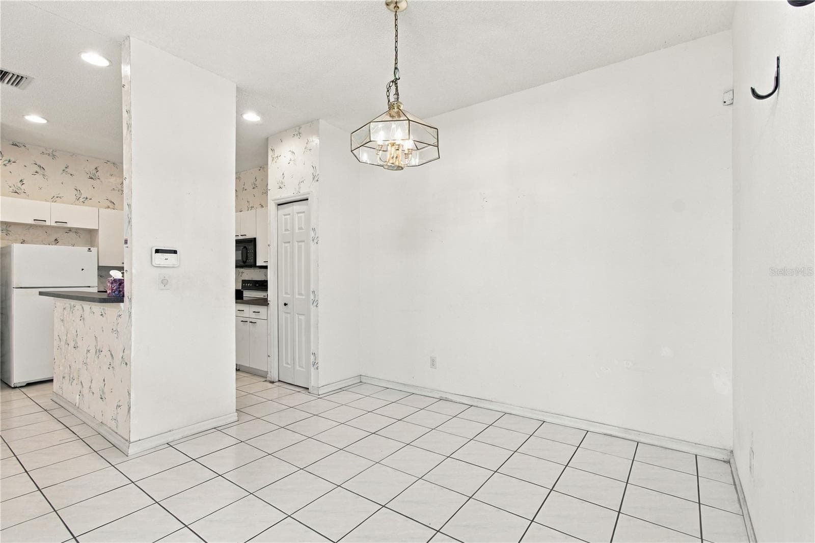 Townhouse at 1050 STARKEY RD #907, LARGO, photo 13 of 75
