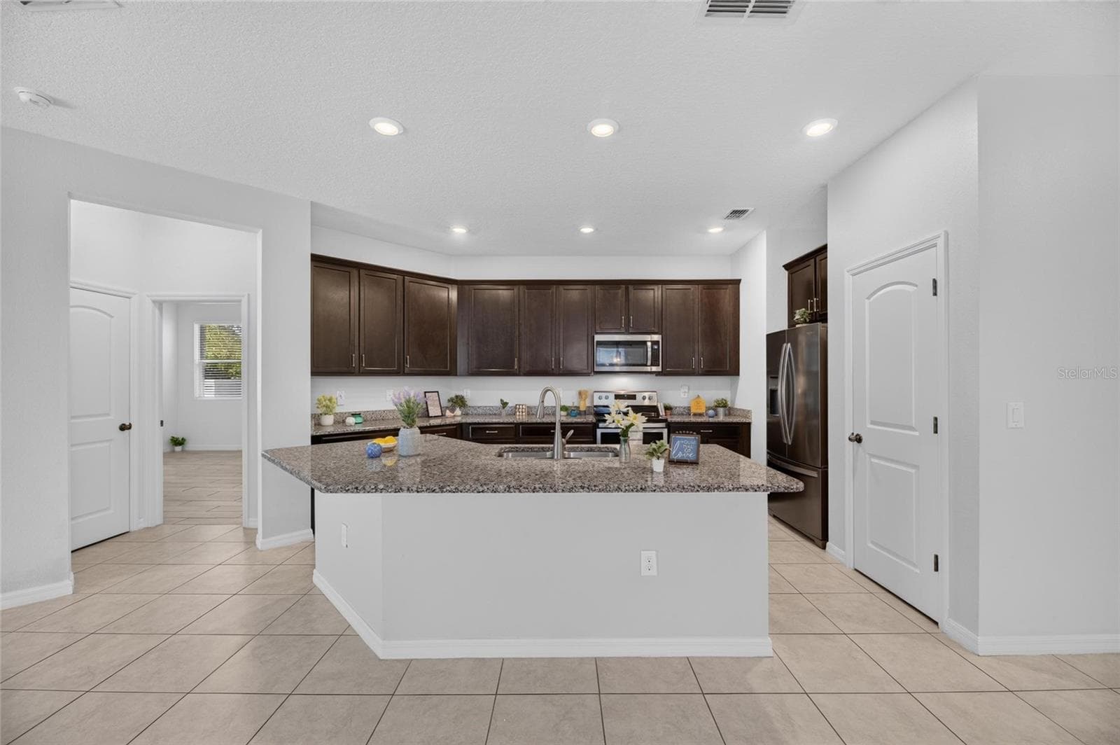 Single Family Residence at 11515 BRIGHTON KNOLL LOOP, RIVERVIEW, photo 8 of 89