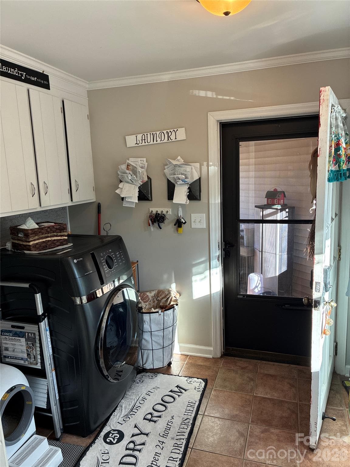 Laundry room/mudroom - 902 Tomberlin Street, Monroe