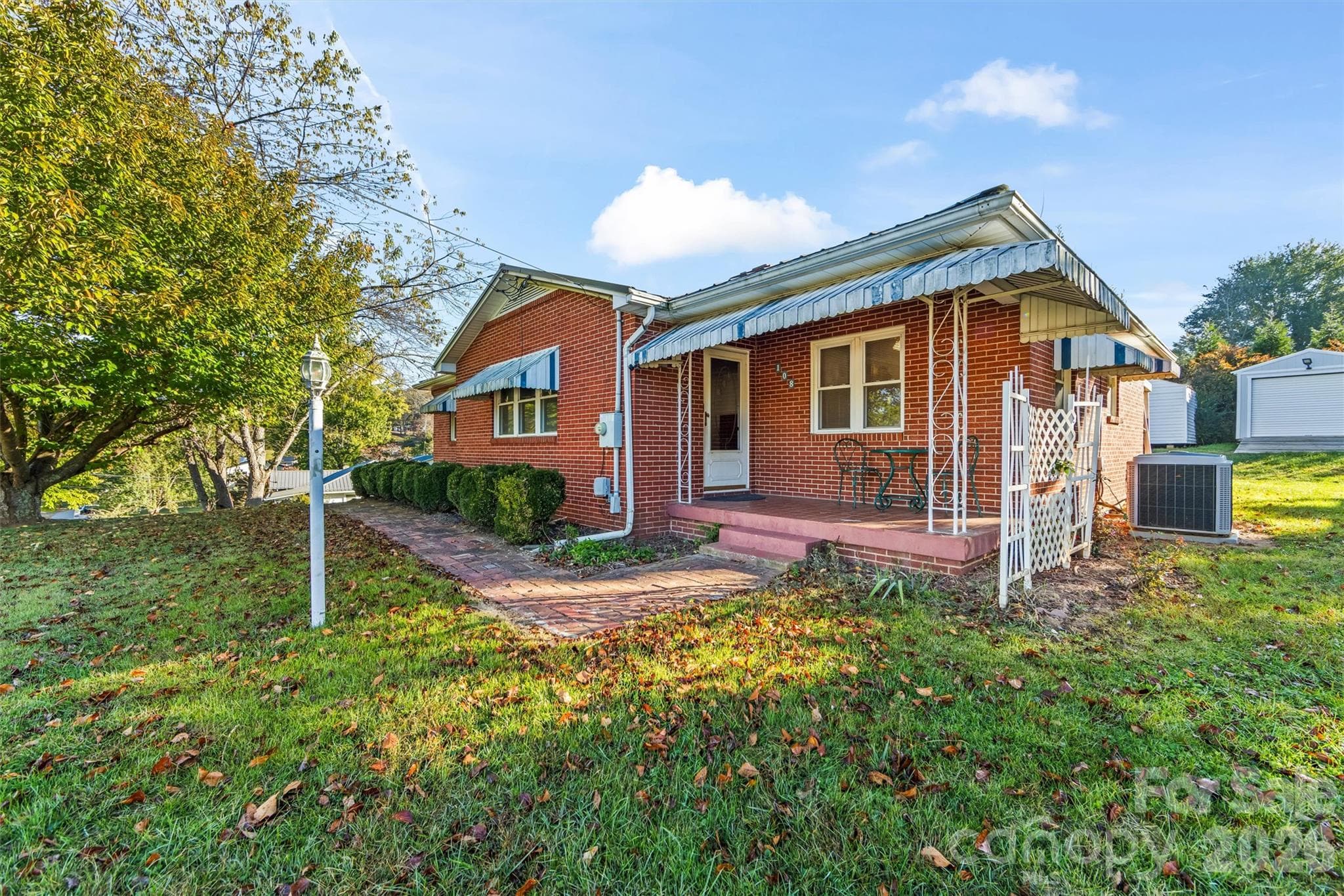 Brick Ranch Bungalow @108 Morgan Street, Canton NC - 108 Morgan Street, Canton