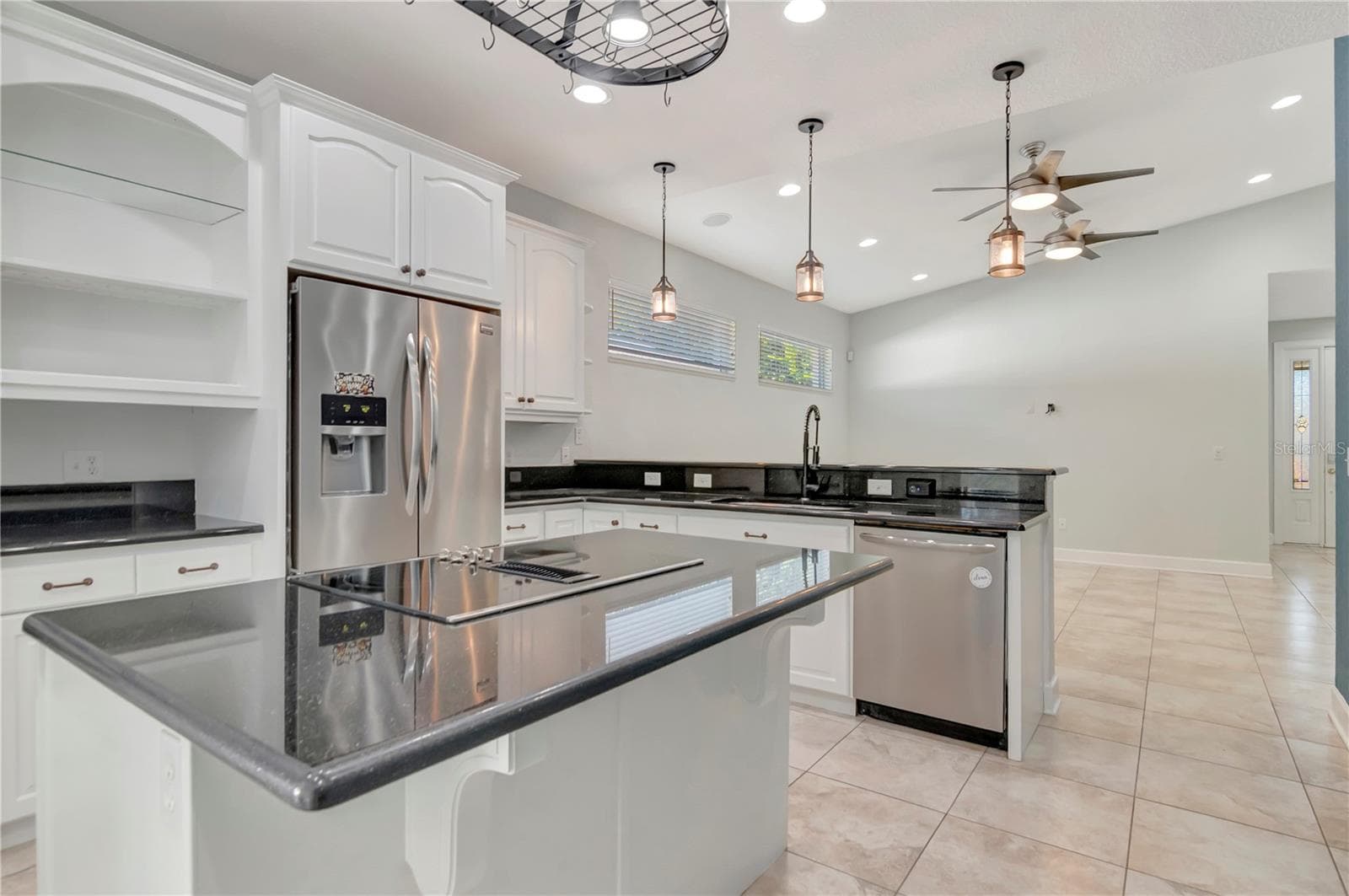 Single Family Residence at 3816 W ESTRELLA ST, TAMPA, photo 11 of 30