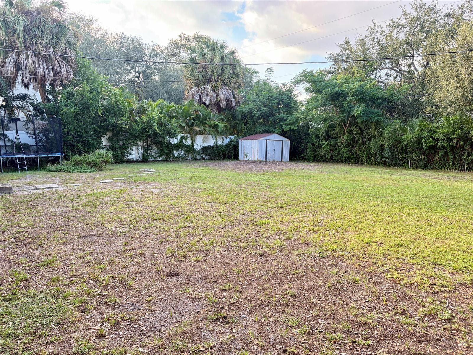 Single Family Residence at 4001 W MULLEN AVE, TAMPA, photo 3 of 5