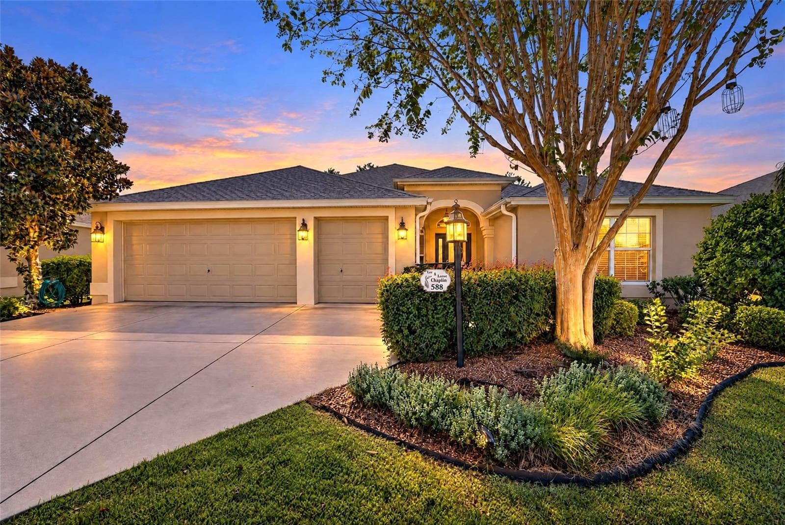 Single Family Residence at 588 BRADFORD LOOP, THE VILLAGES, photo 2 of 61