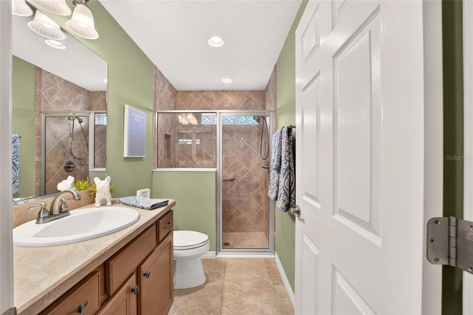 Single Family Residence at 588 BRADFORD LOOP, THE VILLAGES, photo 15 of 61