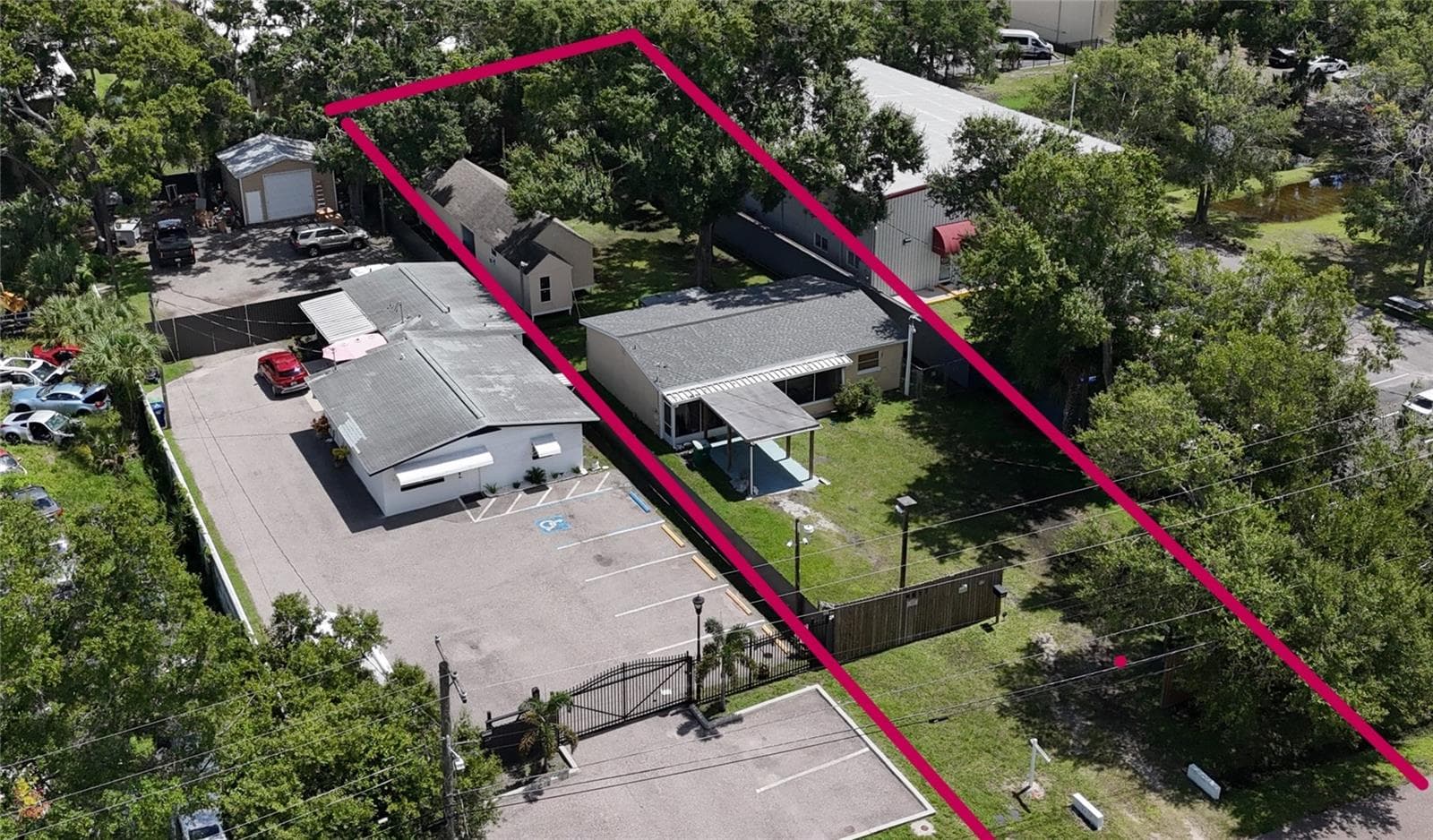 Single Family Residence at 4617 N CLARK AVE, TAMPA, photo 2 of 37