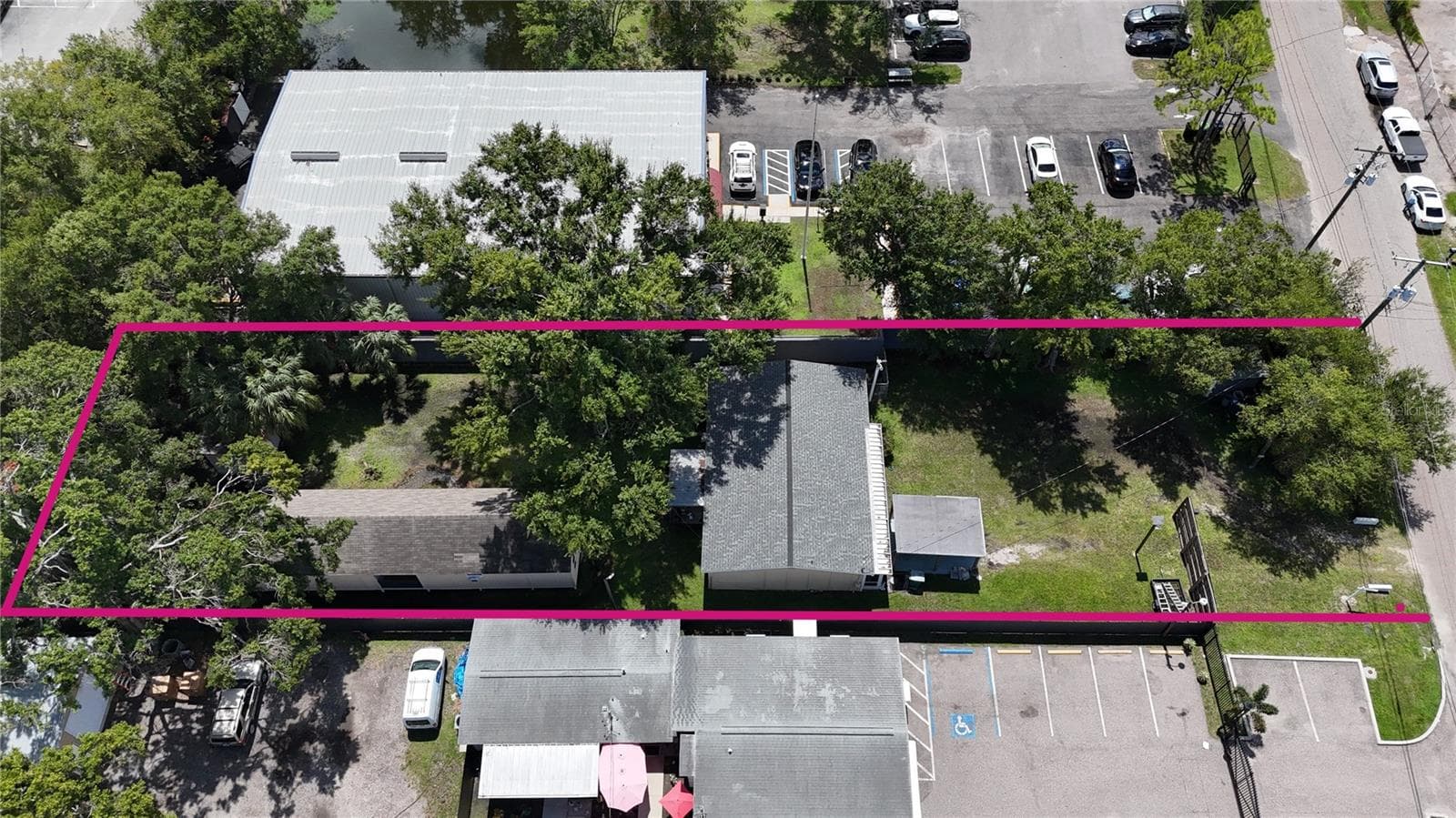 Single Family Residence at 4617 N CLARK AVE, TAMPA, photo 5 of 37