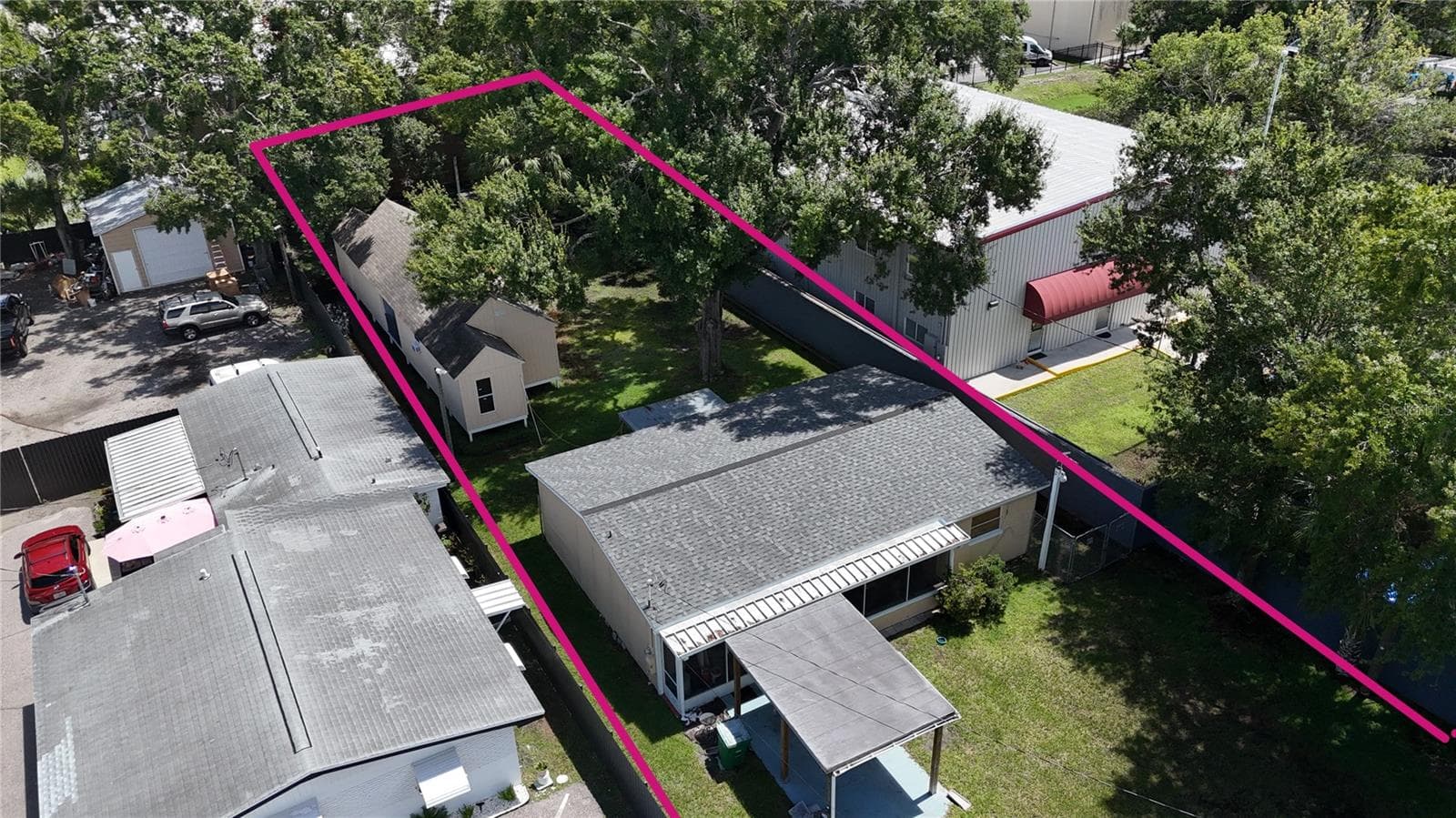 Single Family Residence at 4617 N CLARK AVE, TAMPA, photo 9 of 37