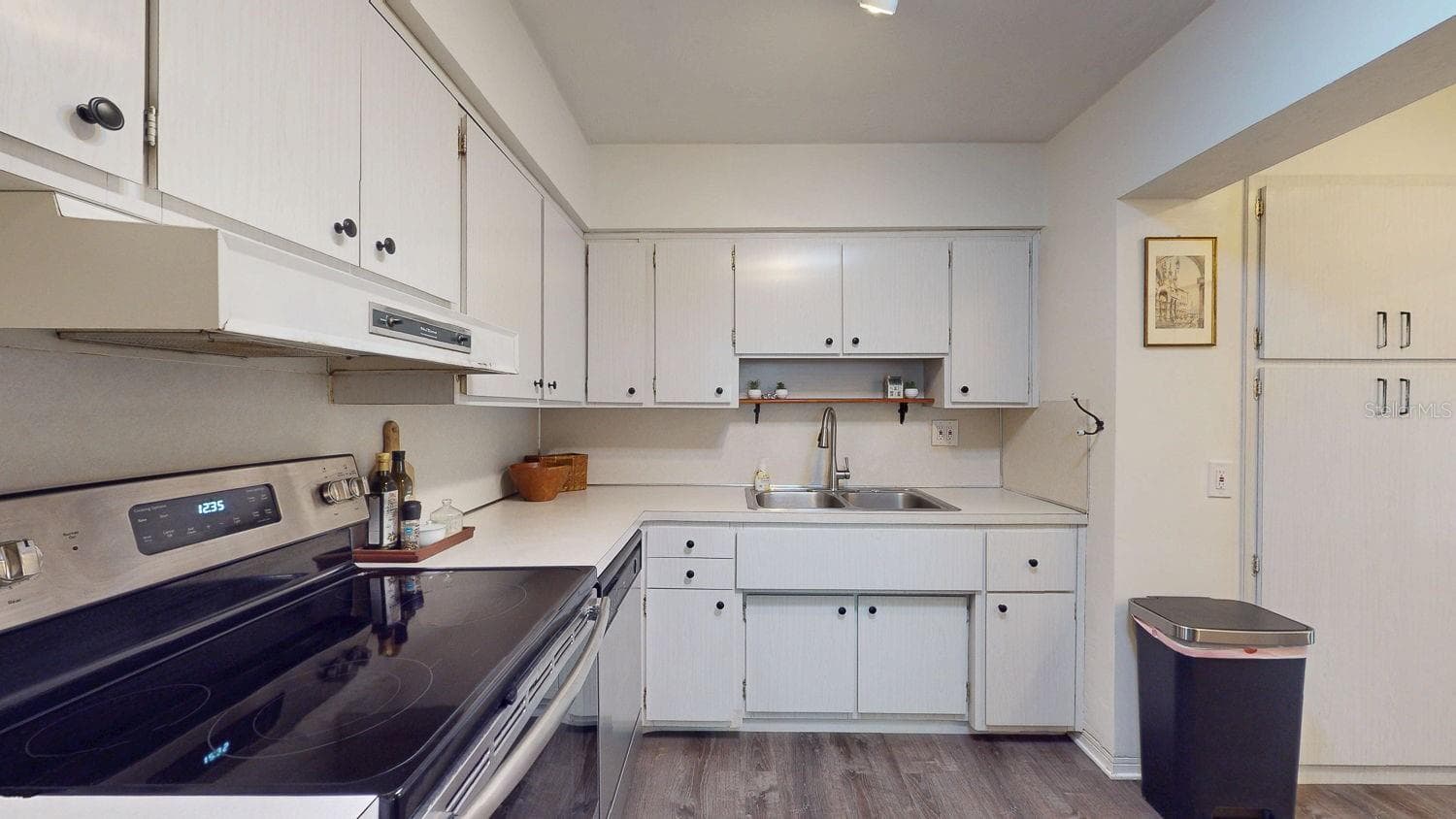 Kitchen - 6782 33RD AVE N, ST PETERSBURG