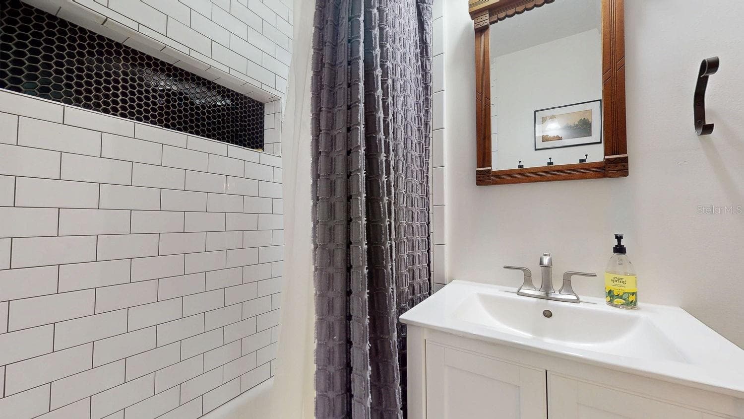 Second bath - 6782 33RD AVE N, ST PETERSBURG