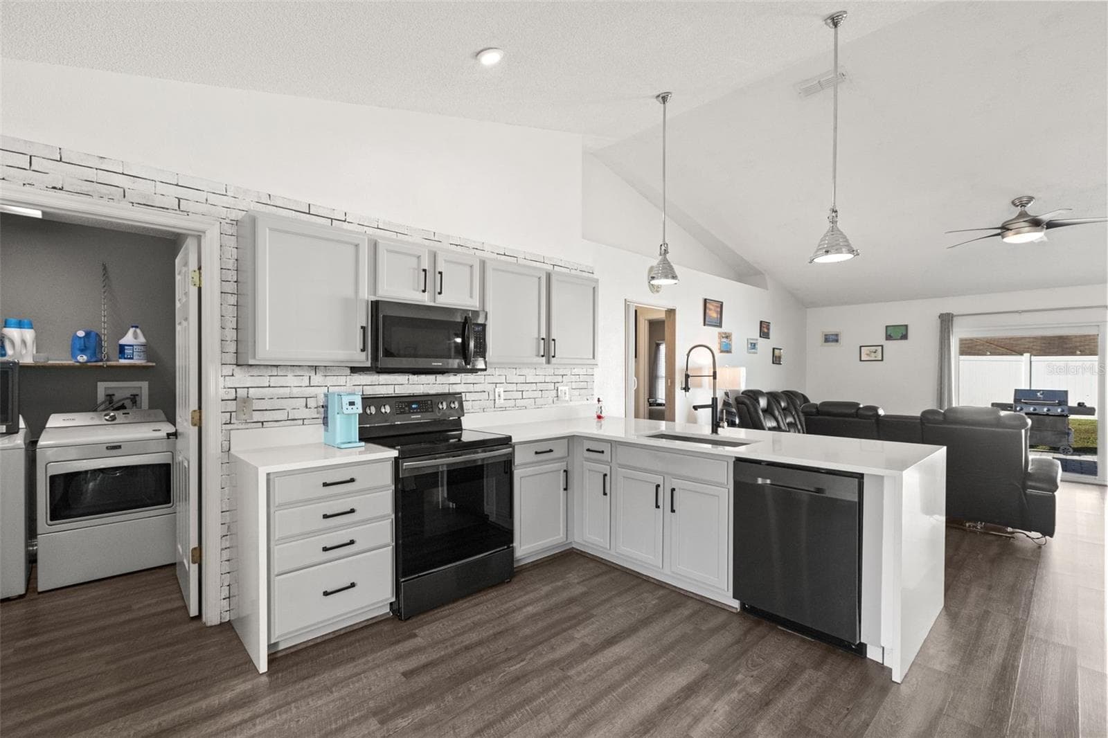 Single Family Residence at 2232 BAGDAD AVE, ORLANDO, photo 12 of 39