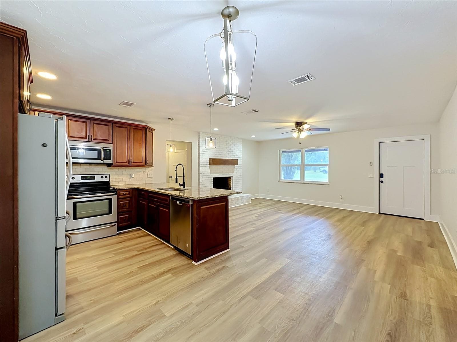 Single Family Residence at 327 NE 6TH AVE, TRENTON, photo 14 of 104