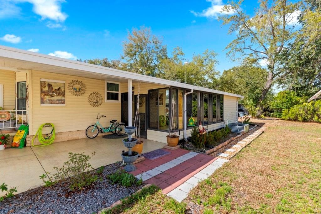 Manufactured Home at 35057 MCCULLOUGHS LEAP, ZEPHYRHILLS, photo 18 of 23